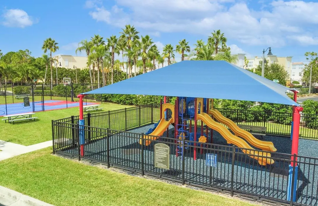 4Br 2Bath Condo Balcony 5Min Conv Center 2020Ft-1